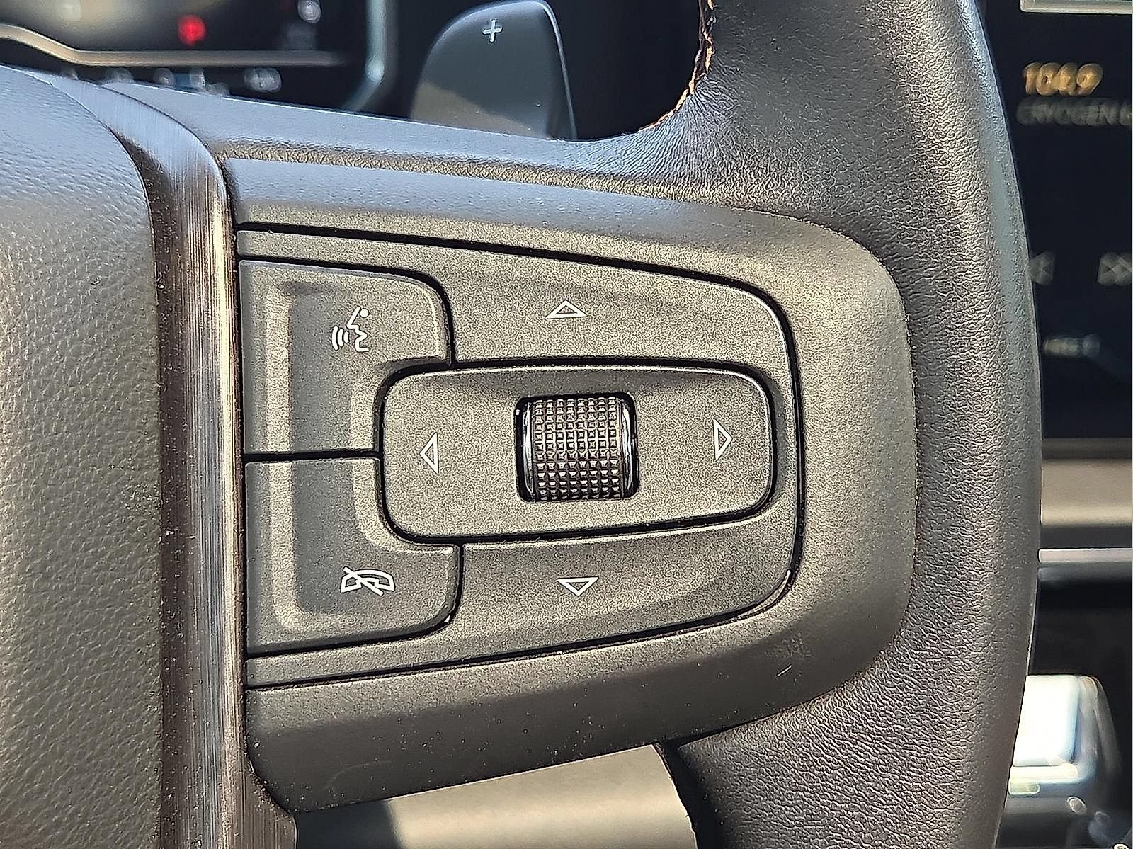 Certified 2022 GMC Sierra 1500 AT4 w/ AT4 Premium Package AWD/4WD image 24