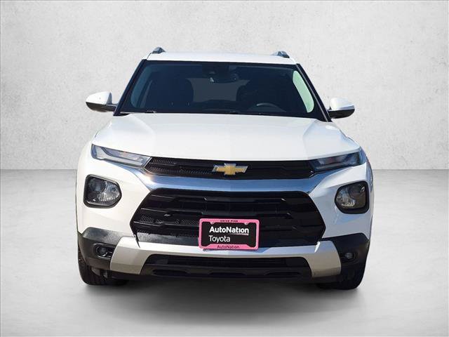 Used 2022 Chevrolet TrailBlazer LT w/ Convenience Package FWD image 2