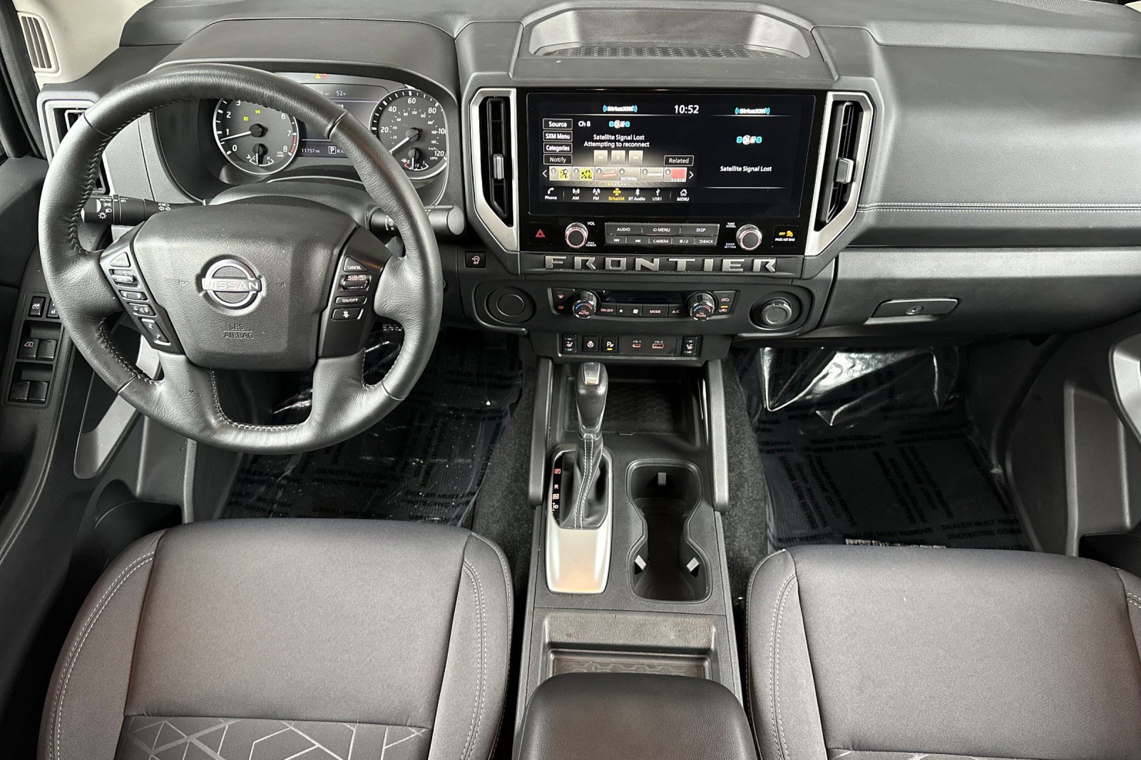 Used 2025 Nissan Frontier SV w/ SV Convenience Package image 15