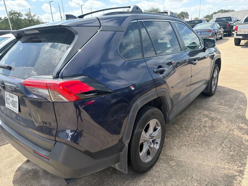 Used 2025 Toyota RAV4 XLE w/ Convenience Package FWD image 5