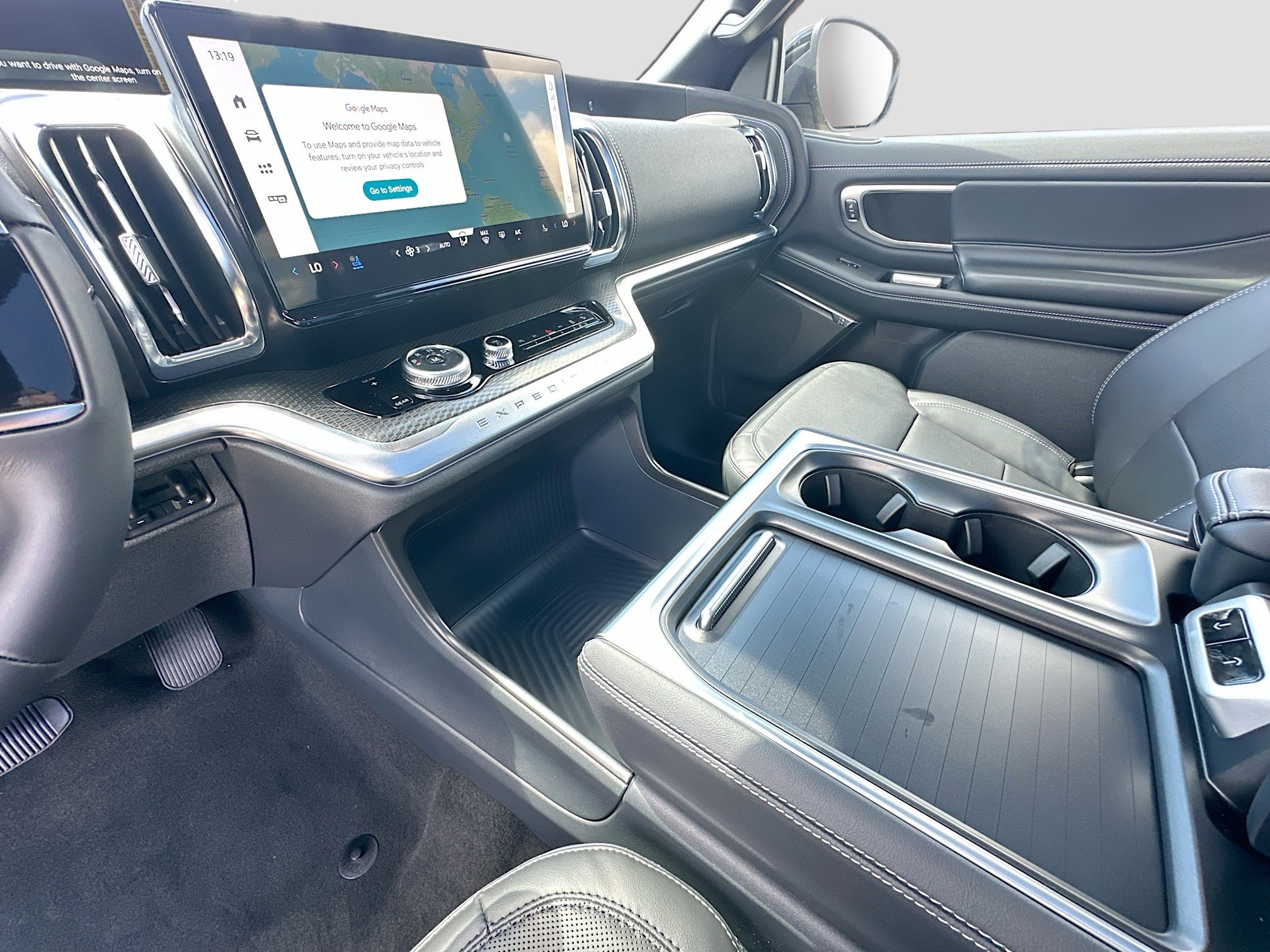 New 2026 Ford Expedition Max Platinum w/ Stealth Appearance Package image 17