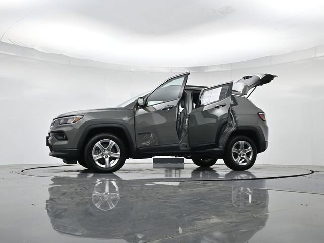 Used 2024 Jeep Compass Latitude AWD/4WD image 54