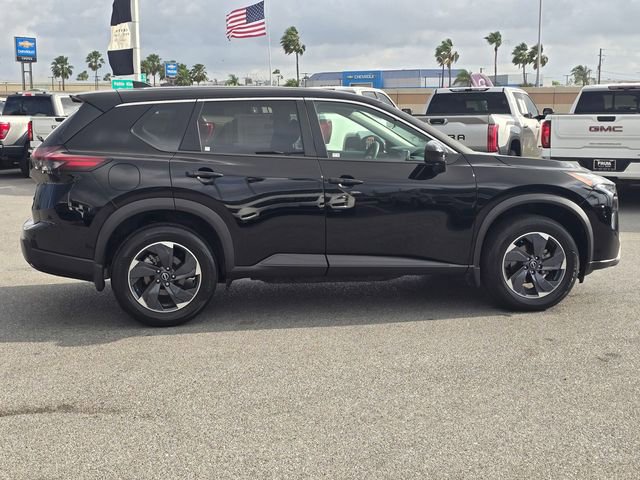 Used 2024 Nissan Rogue SV image 4