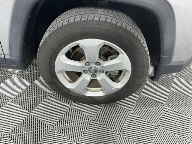 Used 2019 Jeep Compass Latitude AWD/4WD image 17