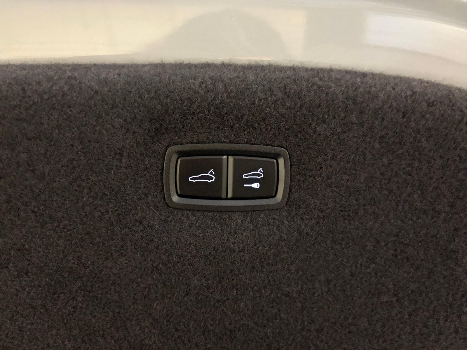 Certified 2022 Porsche Taycan 4S AWD/4WD image 31