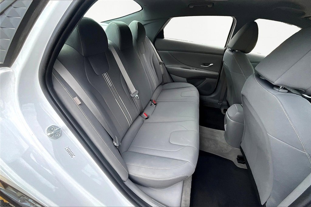 Used 2024 Hyundai Elantra SEL image 27