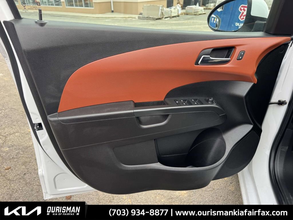 Used 2015 Chevrolet Sonic LT image 25