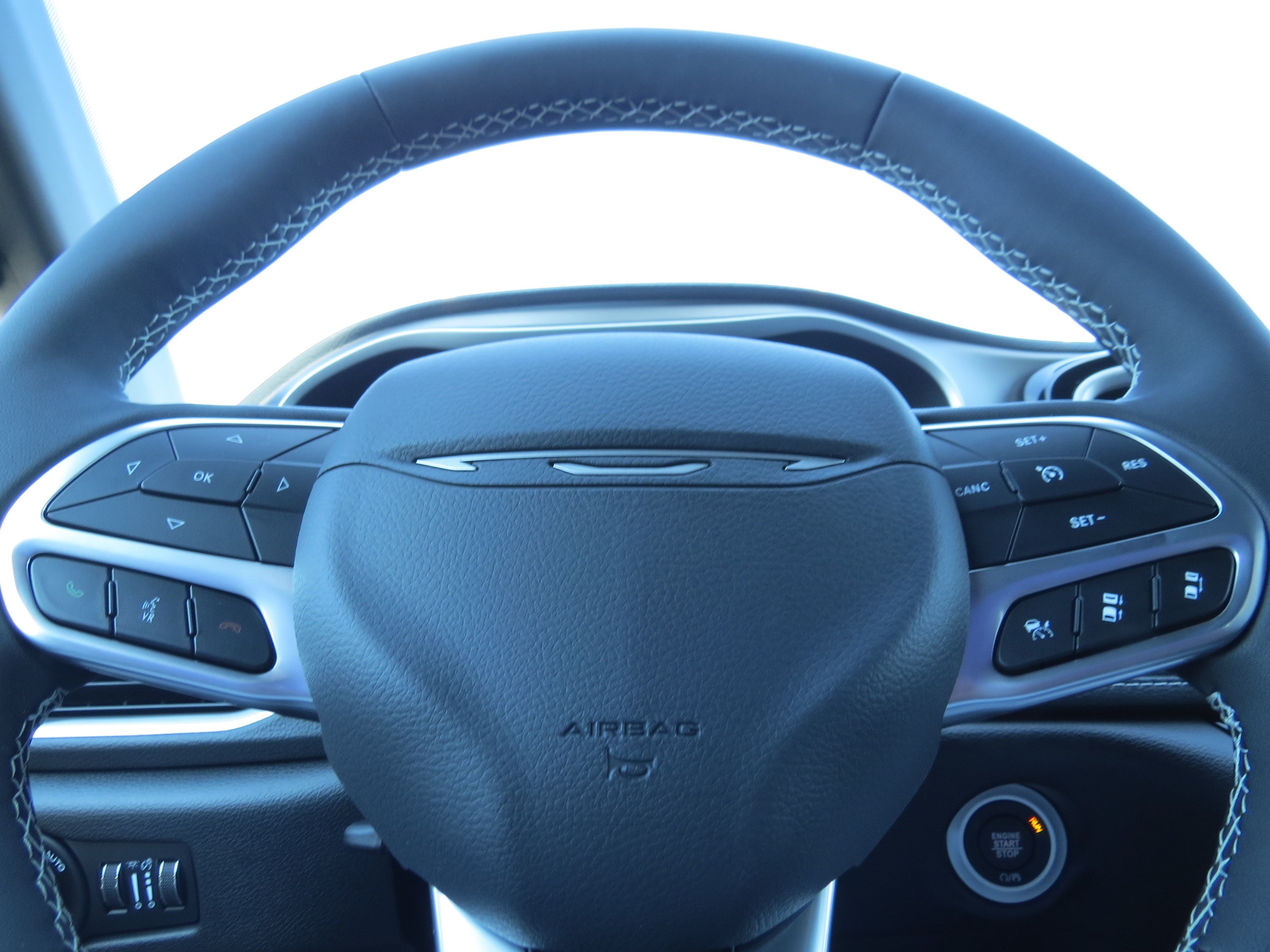 New 2027 Chrysler Pacifica Select FWD image 16