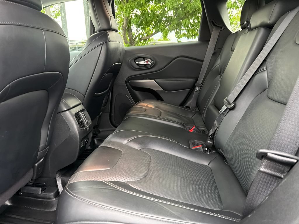 Used 2022 Jeep Cherokee Limited AWD/4WD image 25