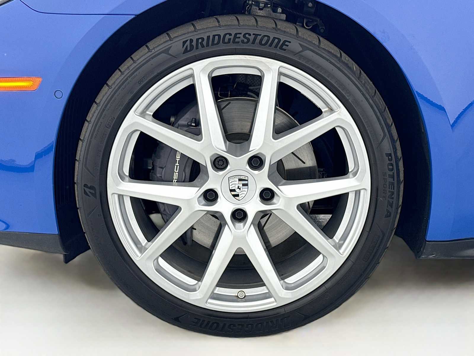 Certified 2025 Porsche Panamera image 32