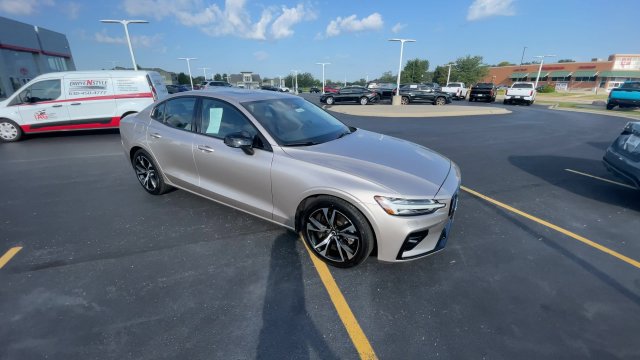 Used 2024 Volvo S60 B5 Core w/ Climate Package AWD/4WD image 4