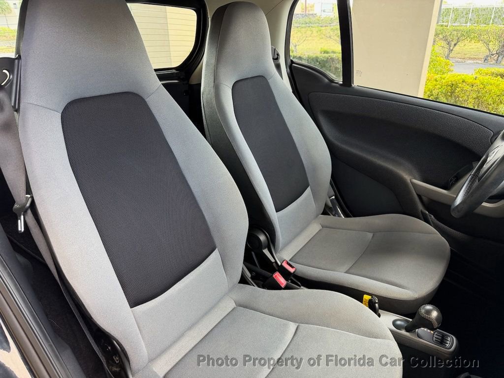 Used 2009 smart fortwo pure image 10