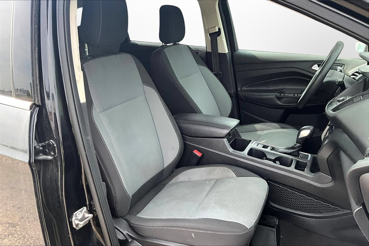 Used 2018 Ford Escape SE w/ SE Sync 3 Package FWD image 7
