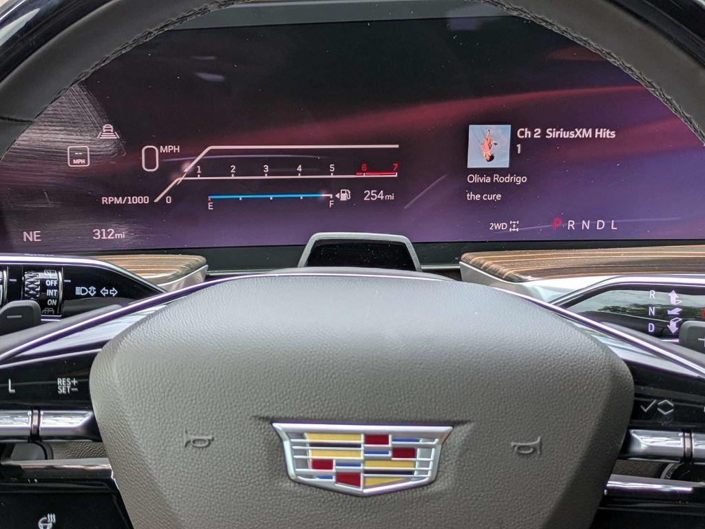 Used 2026 Cadillac Escalade Luxury AWD/4WD image 33