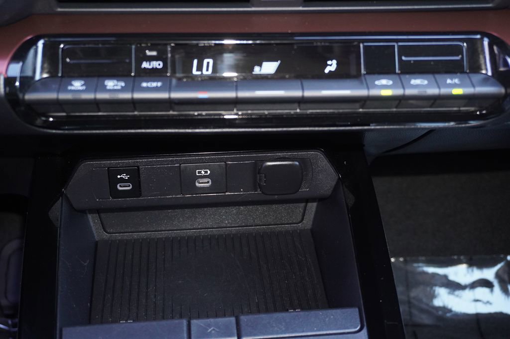 Used 2023 Toyota Prius Prime SE image 17