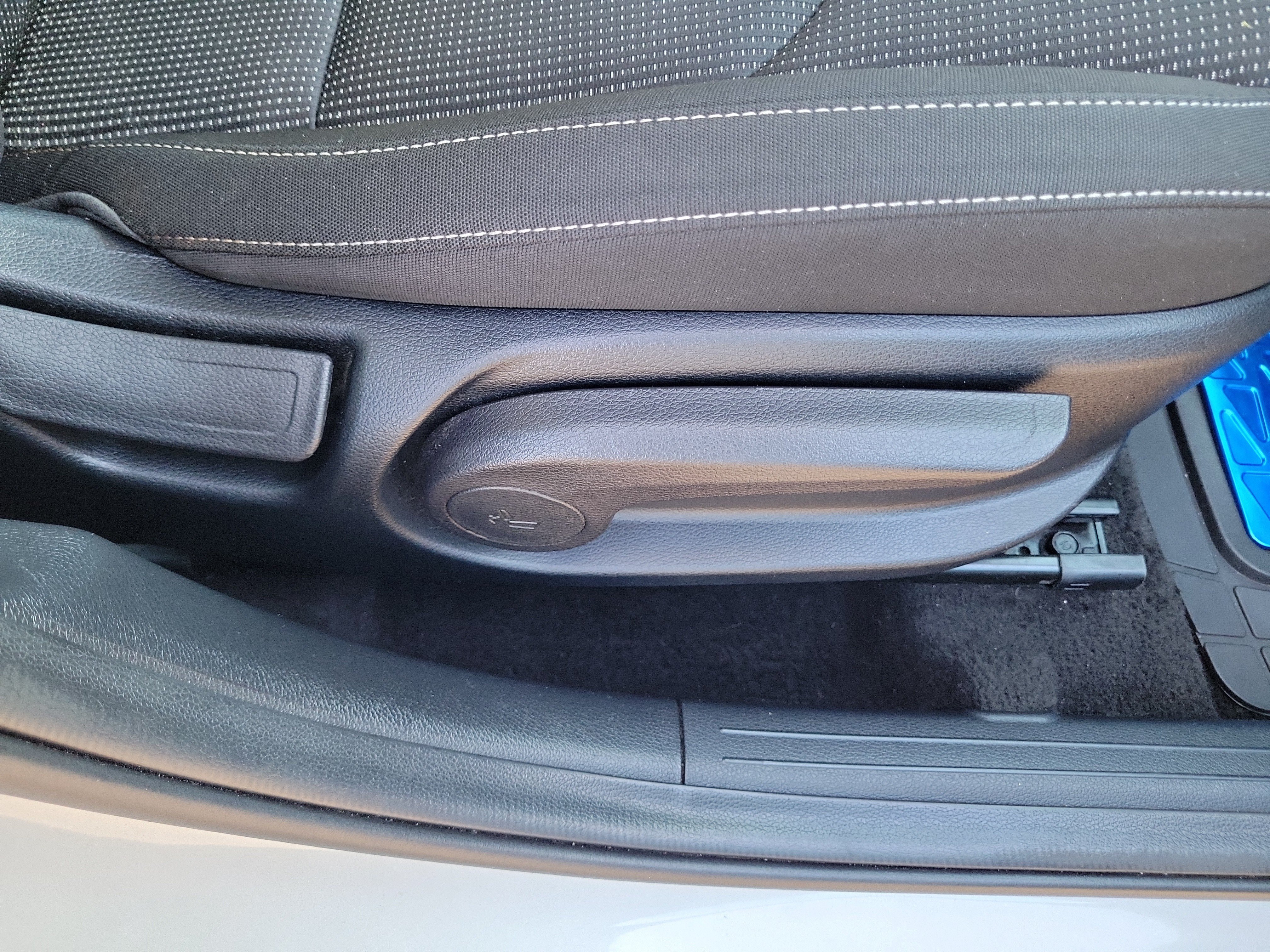 Used 2020 Kia Forte LXS FWD image 9