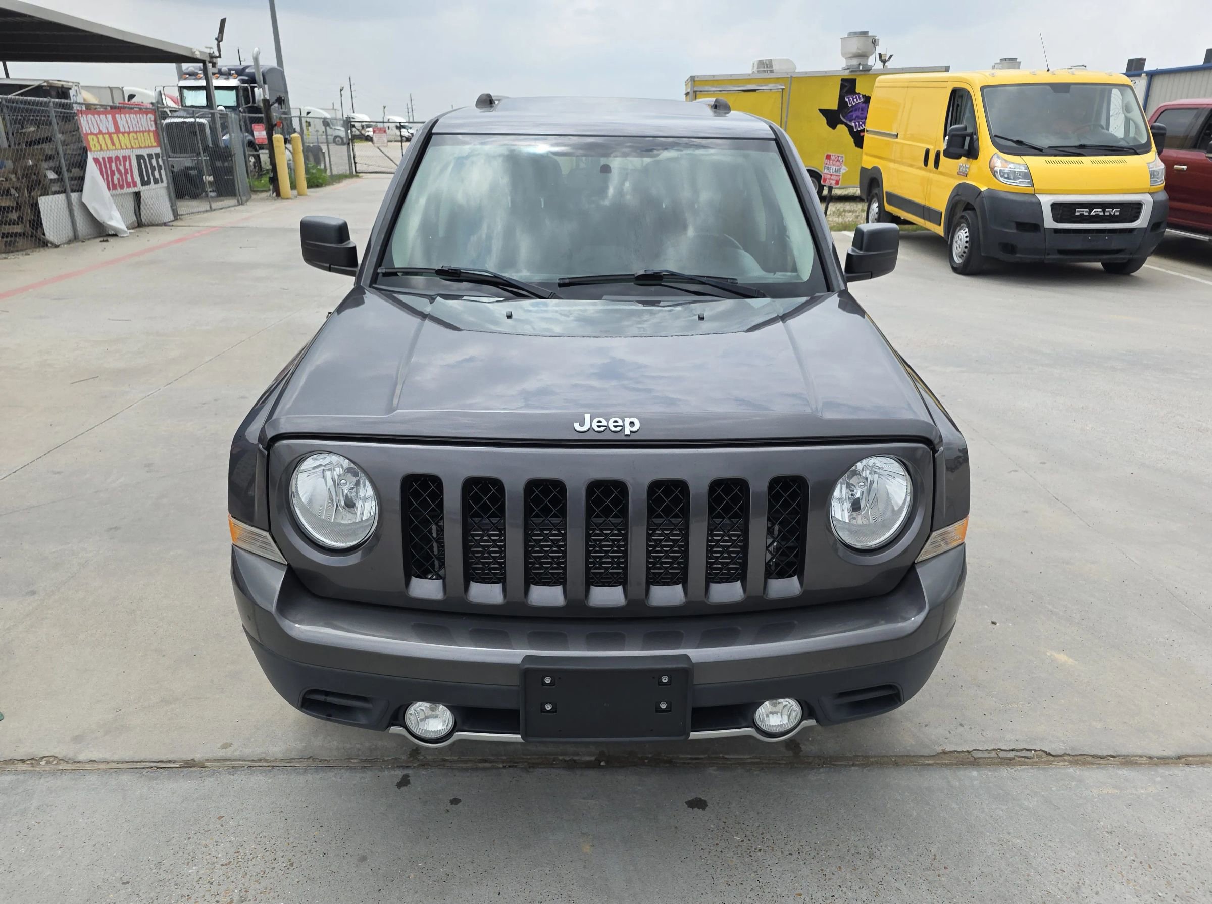 Used 2017 Jeep Patriot High Altitude AWD/4WD image 4