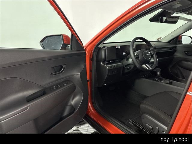 Certified 2025 Hyundai Kona SEL image 18