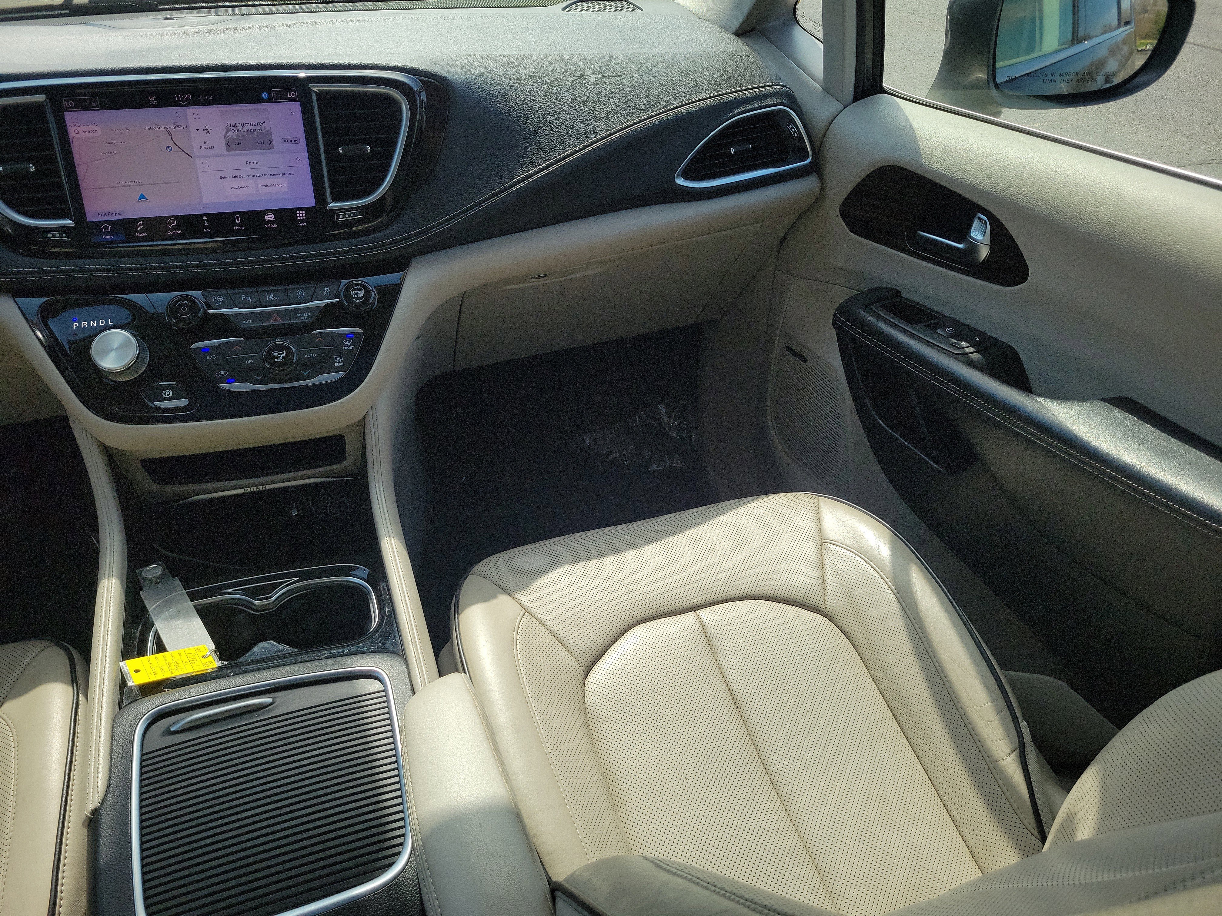 Used 2021 Chrysler Pacifica Limited w/ Premium & Safety Sphere Group image 17