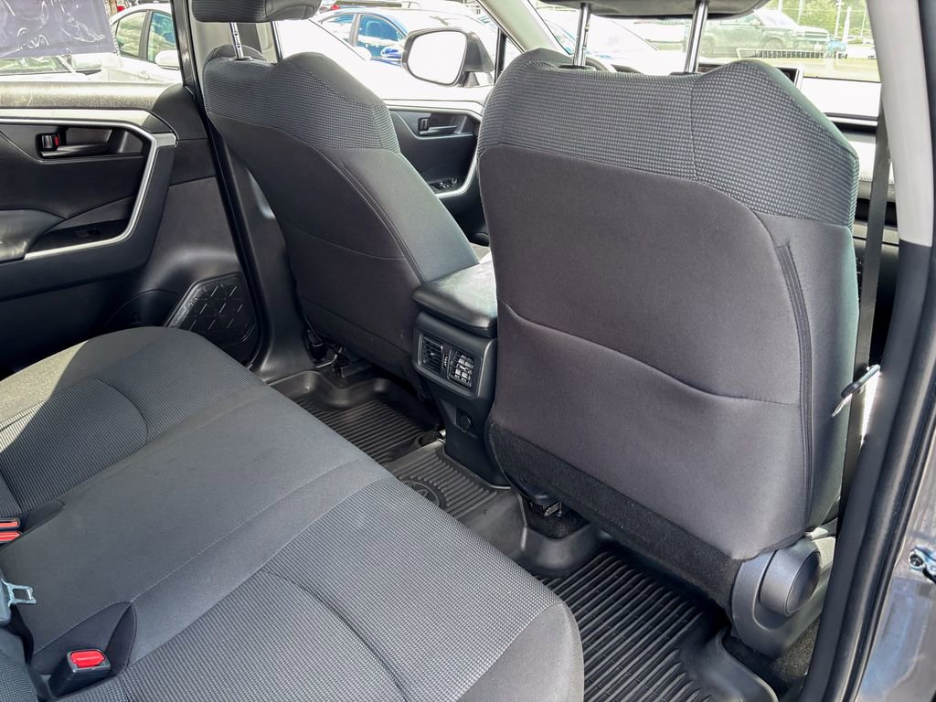 Certified 2025 Toyota RAV4 LE FWD image 39