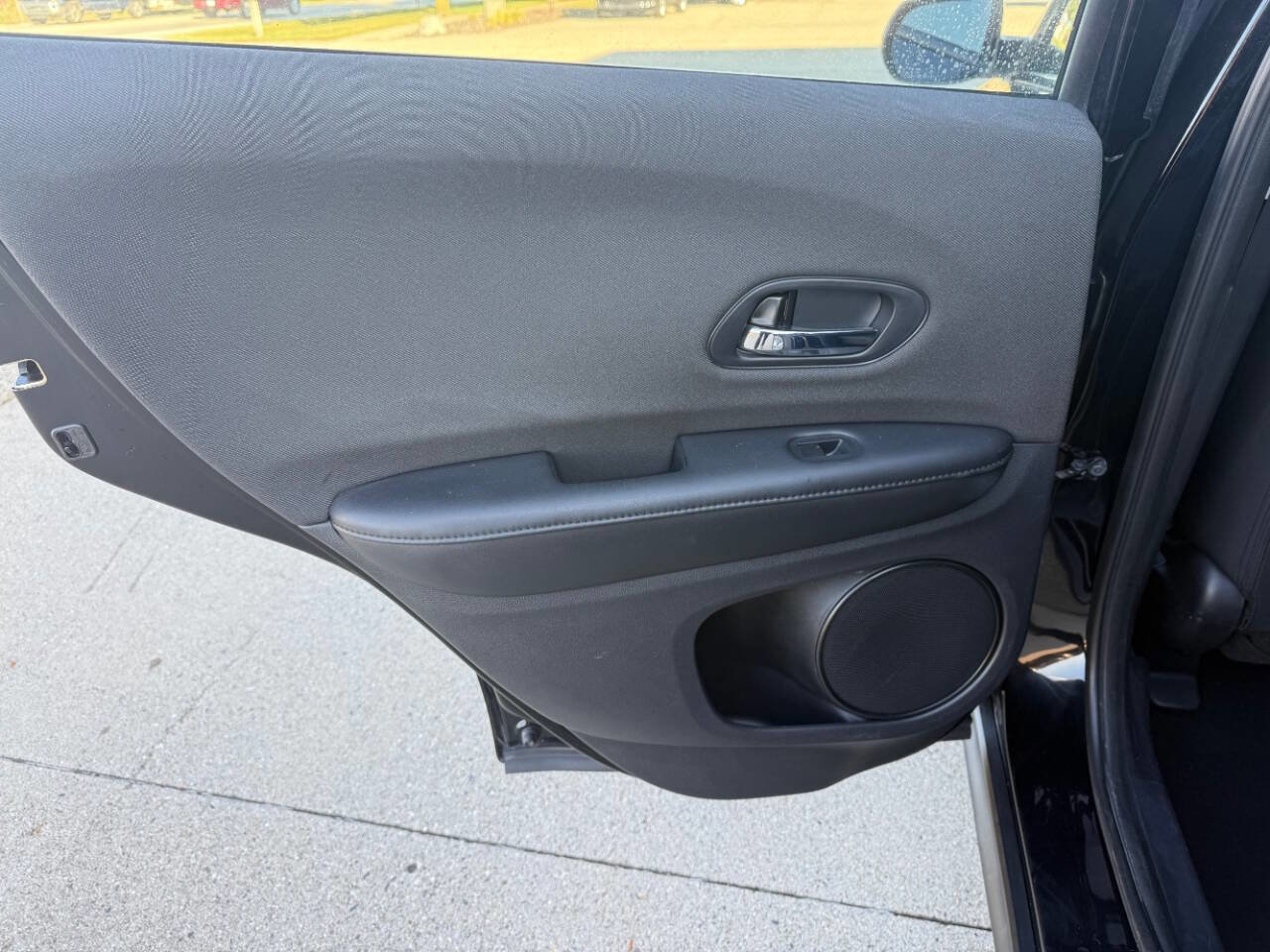 Used 2020 Honda HR-V LX image 31