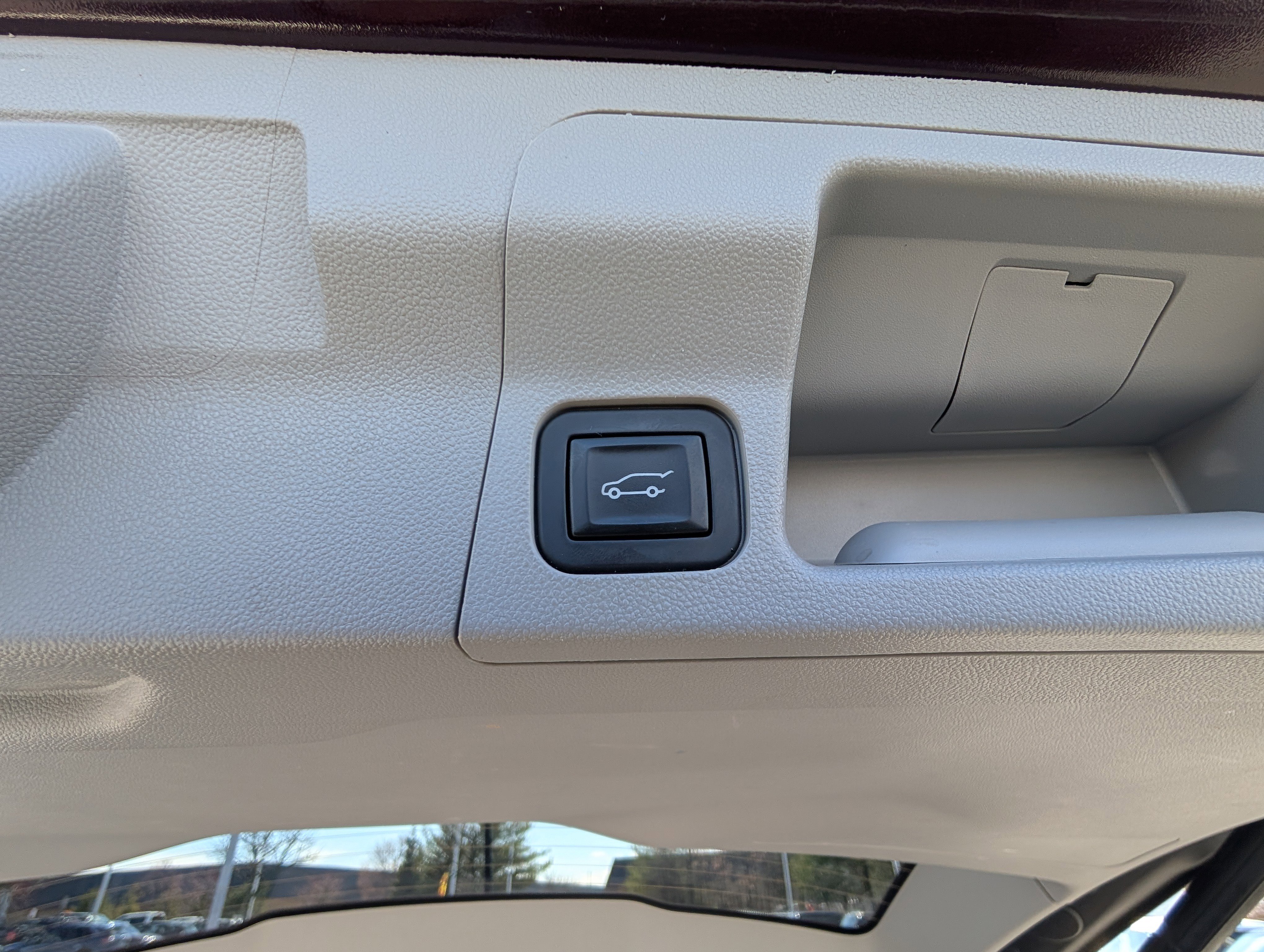 Used 2018 GMC Acadia SLT w/ LPO, Black Accent Package image 13