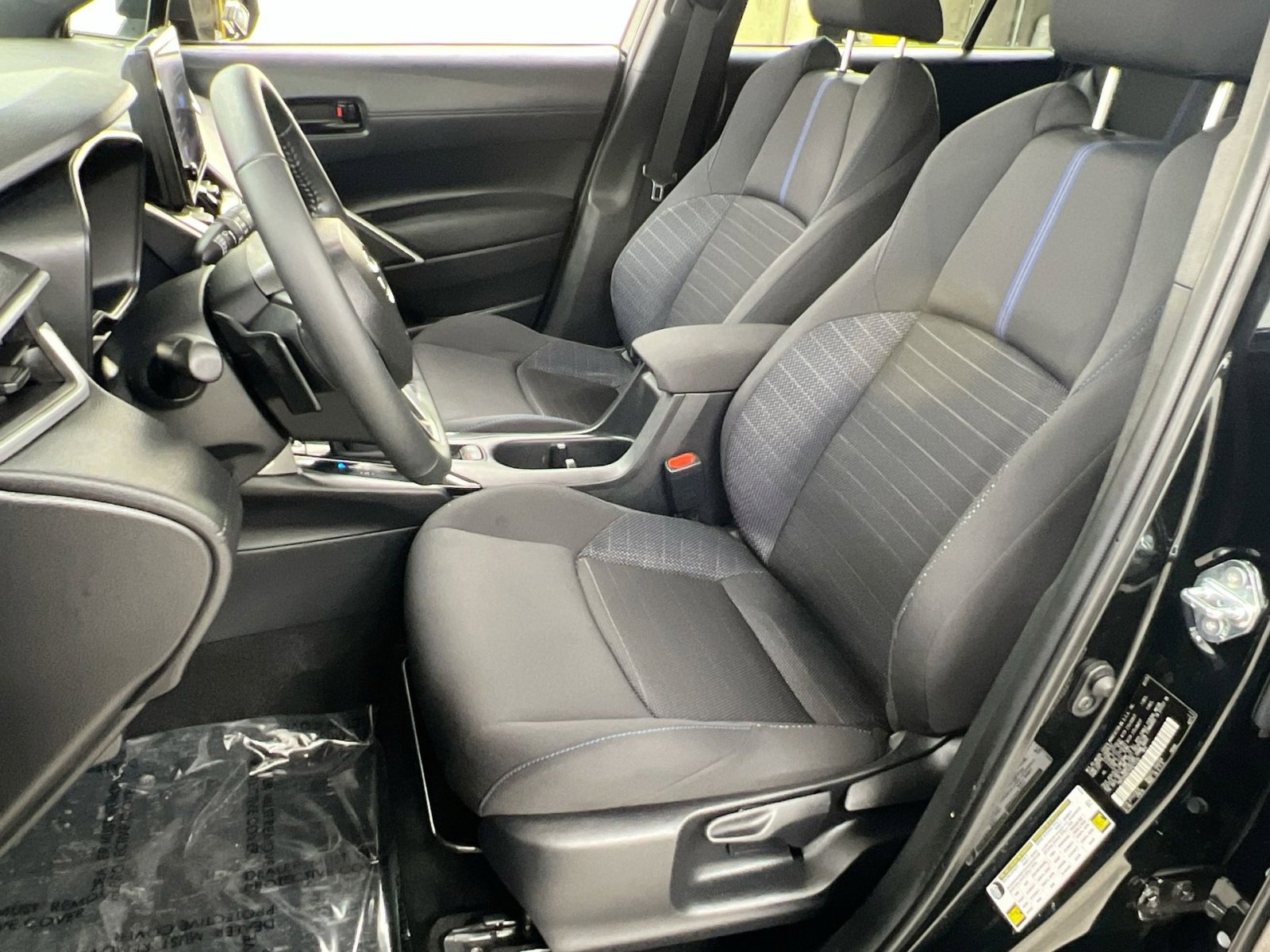 Used 2025 Toyota Corolla Cross AWD Hybrid image 4