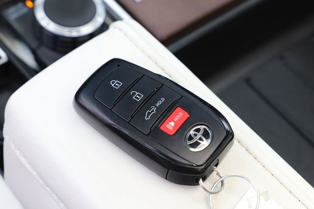 Used 2024 Toyota Tundra Capstone AWD/4WD image 38