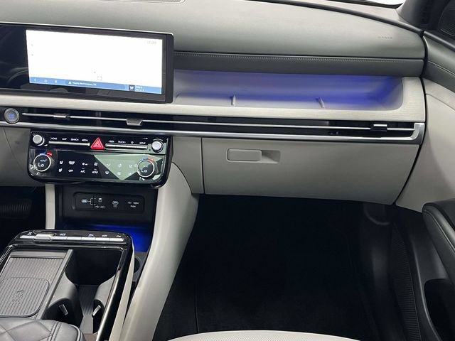 Certified 2025 Hyundai Tucson Limited AWD/4WD image 23