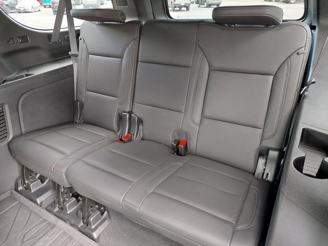 Used 2024 Chevrolet Suburban Z71 w/ Luxury Package AWD/4WD image 28