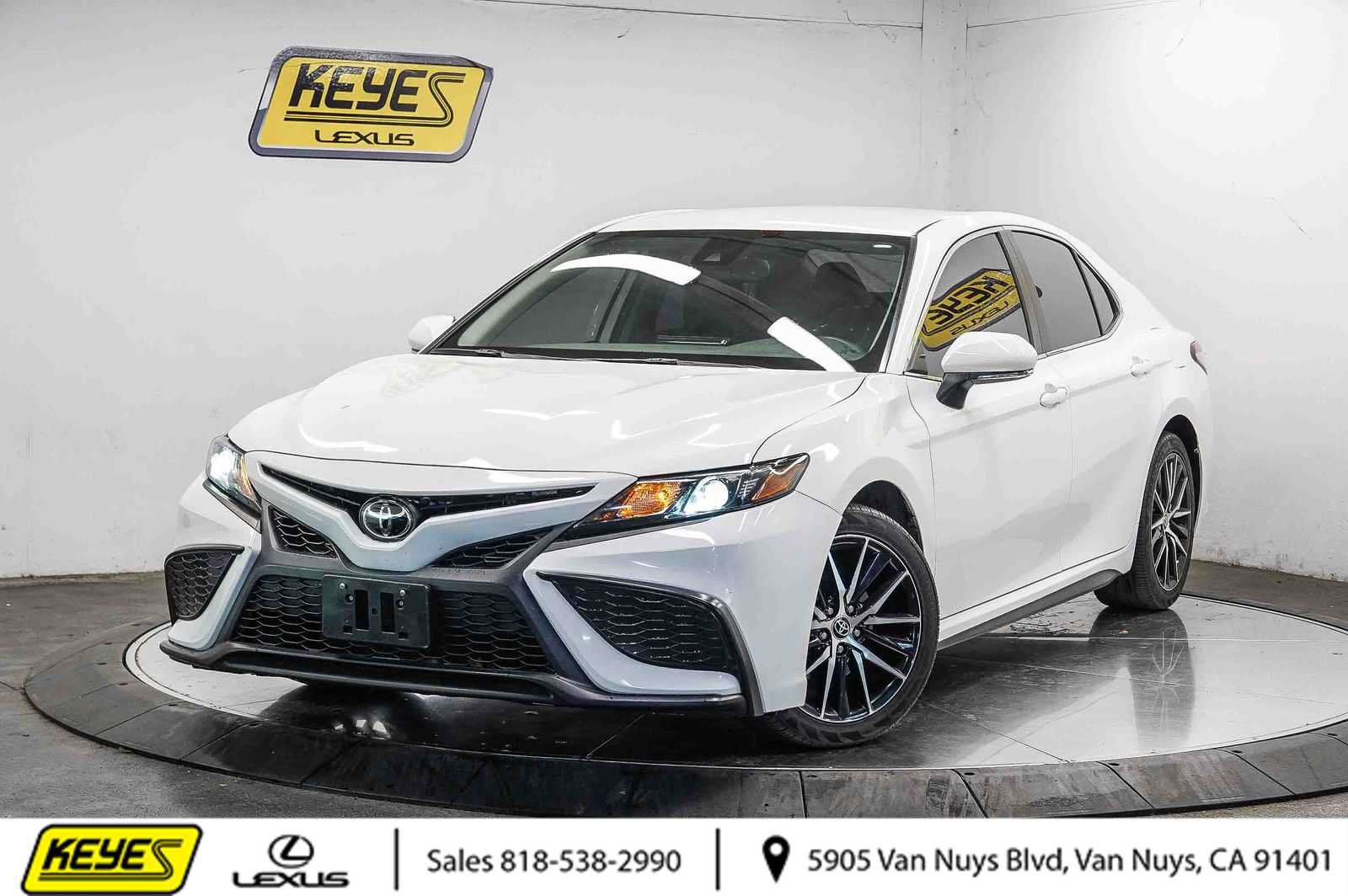 Used 2022 Toyota Camry SE w/ Convenience Package