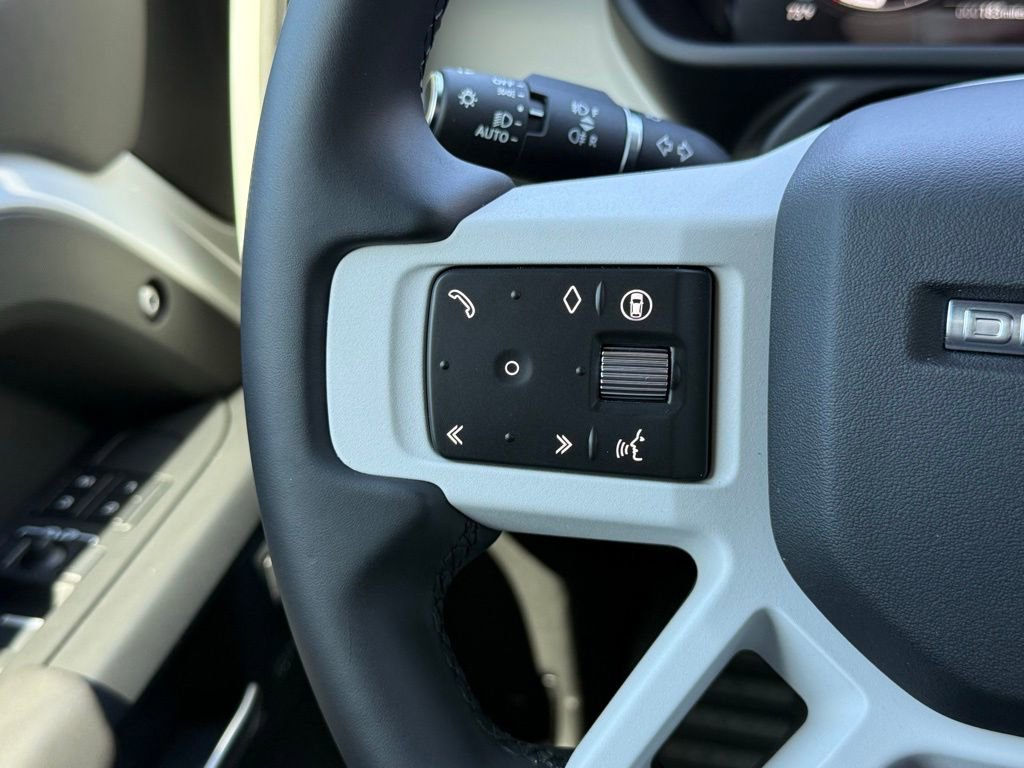 New 2026 Land Rover Defender 130 X-Dynamic SE image 19