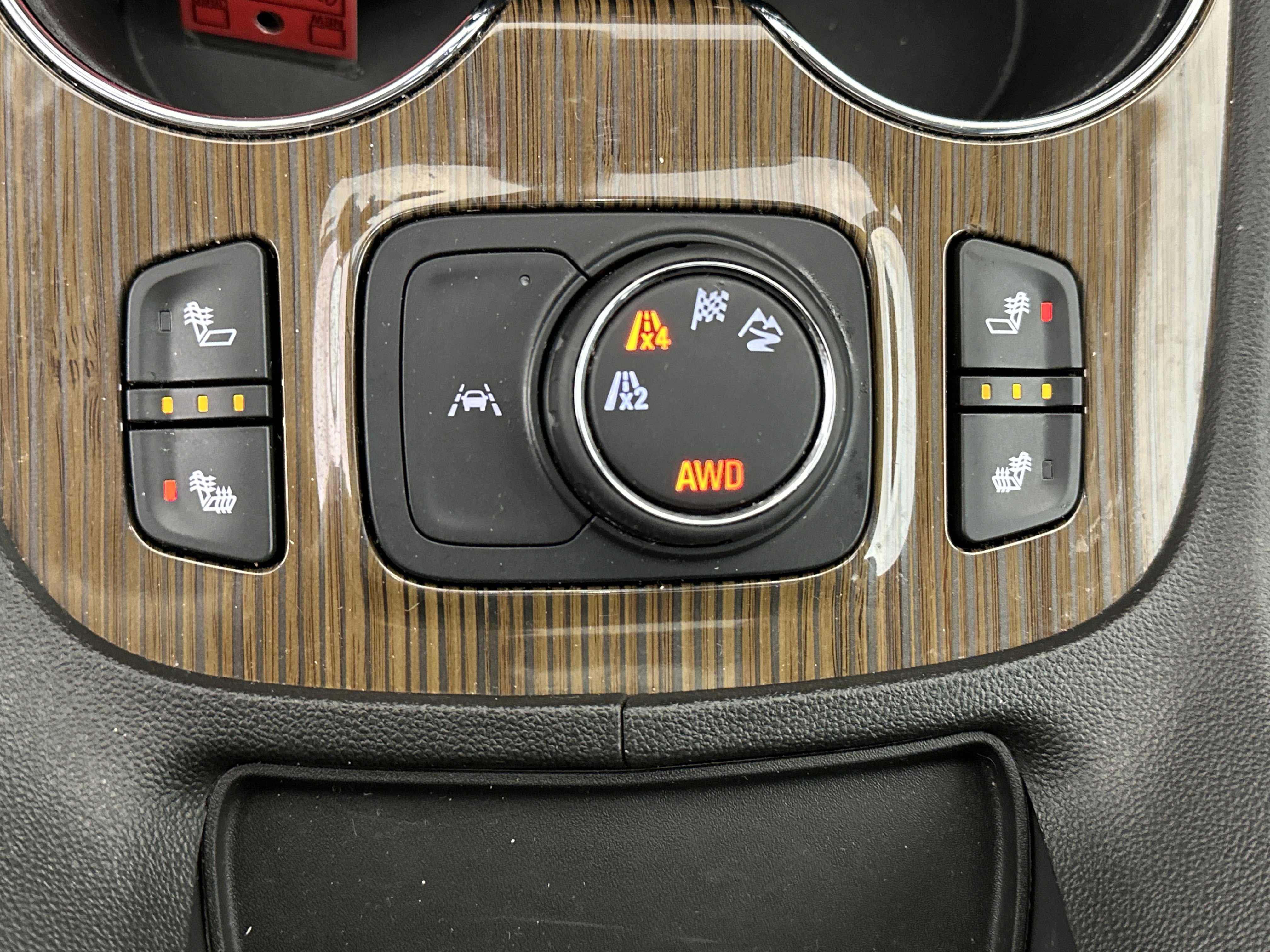 Used 2023 GMC Acadia SLE w/ Driver Convenience Package image 29