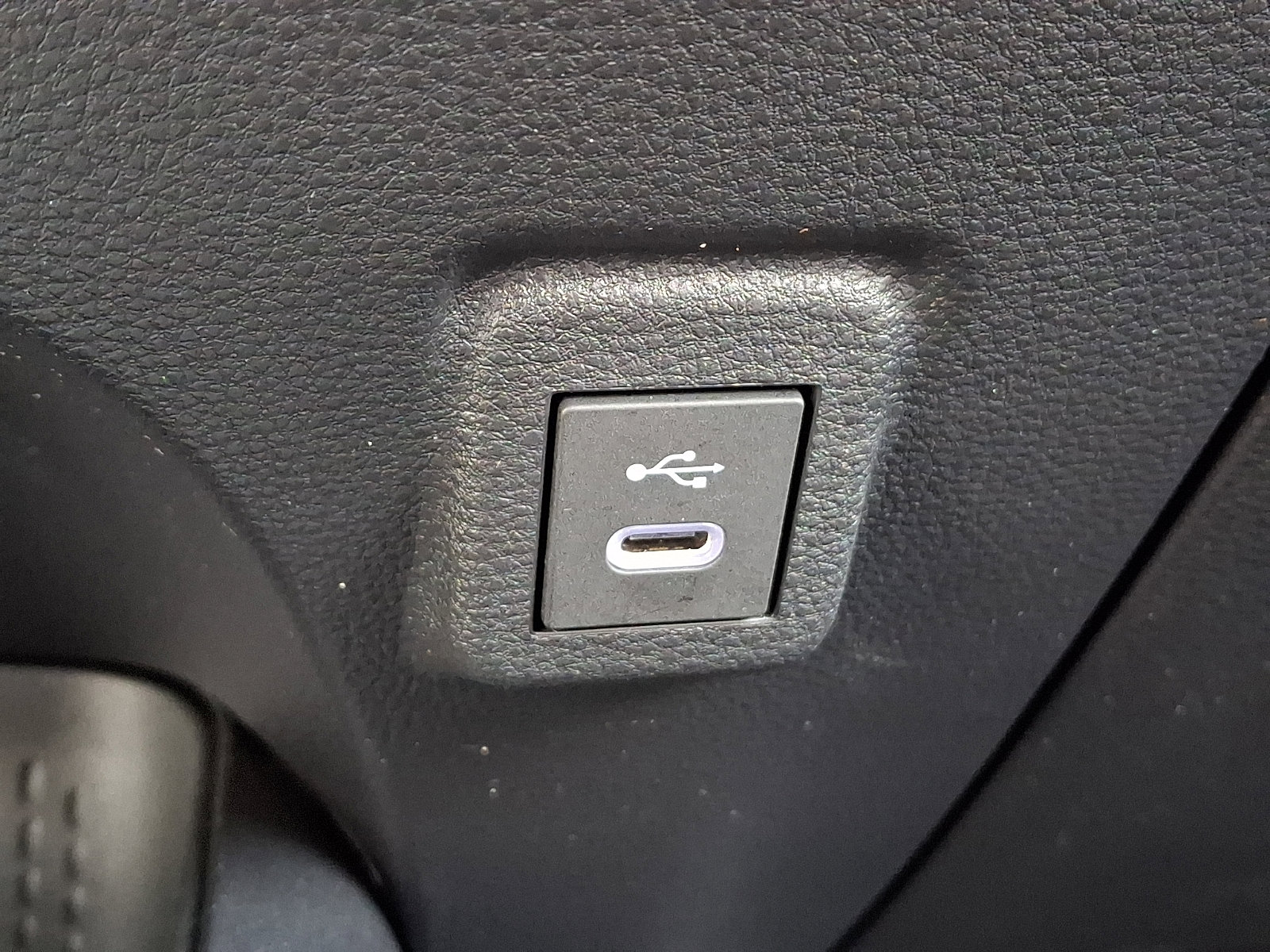 Used 2025 Toyota Corolla SE w/ Convenience Package image 22