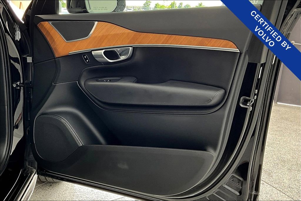 Used 2023 Volvo XC90 B6 Plus image 25