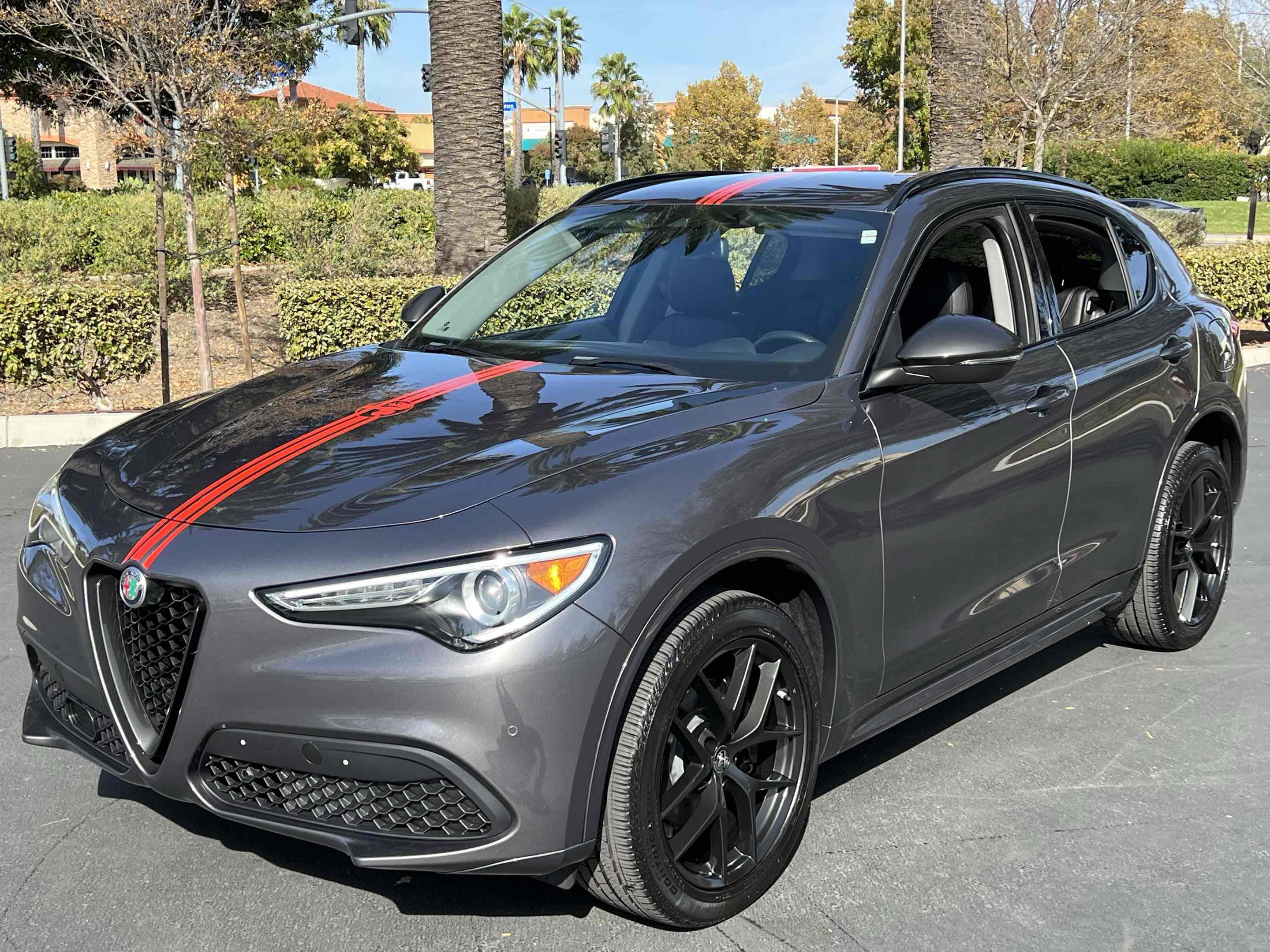 Used 2020 Alfa Romeo Stelvio Ti w/ Nero Edizione image 23