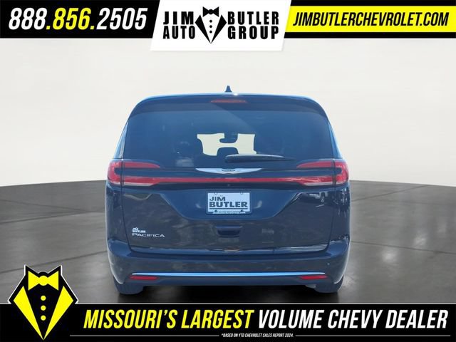 Used 2024 Chrysler Pacifica Touring-L FWD image 23