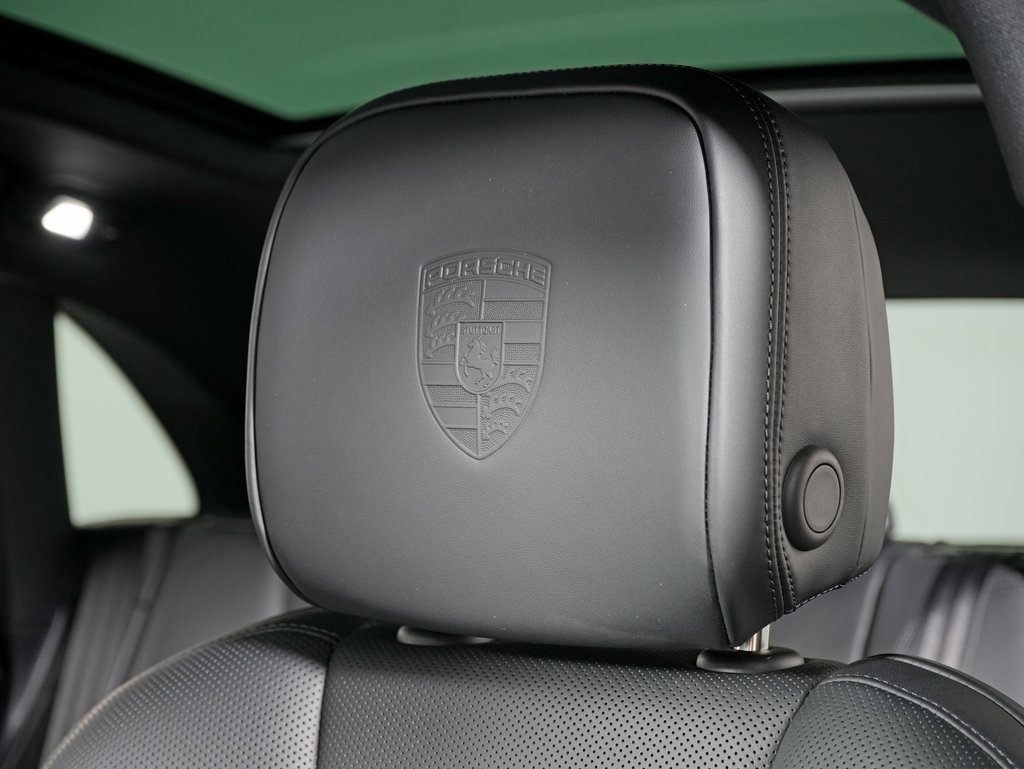 New 2026 Porsche Macan Turbo image 18