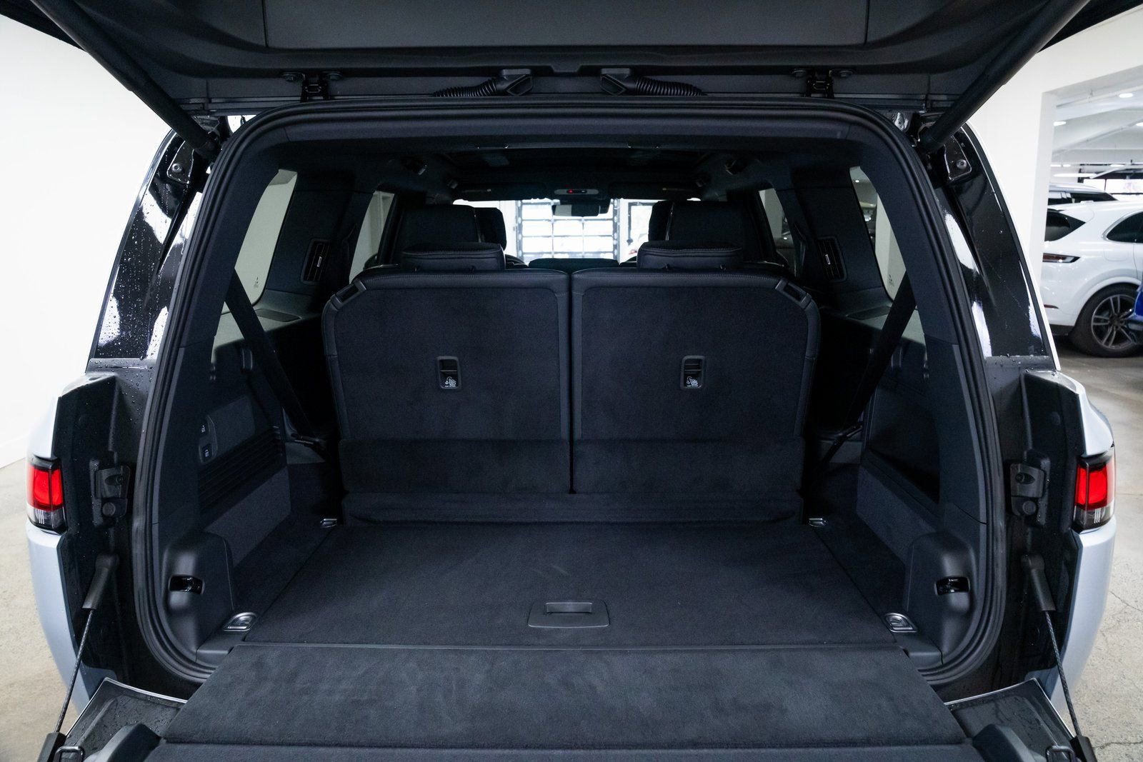 Used 2026 Rivian R1S Adventure image 8