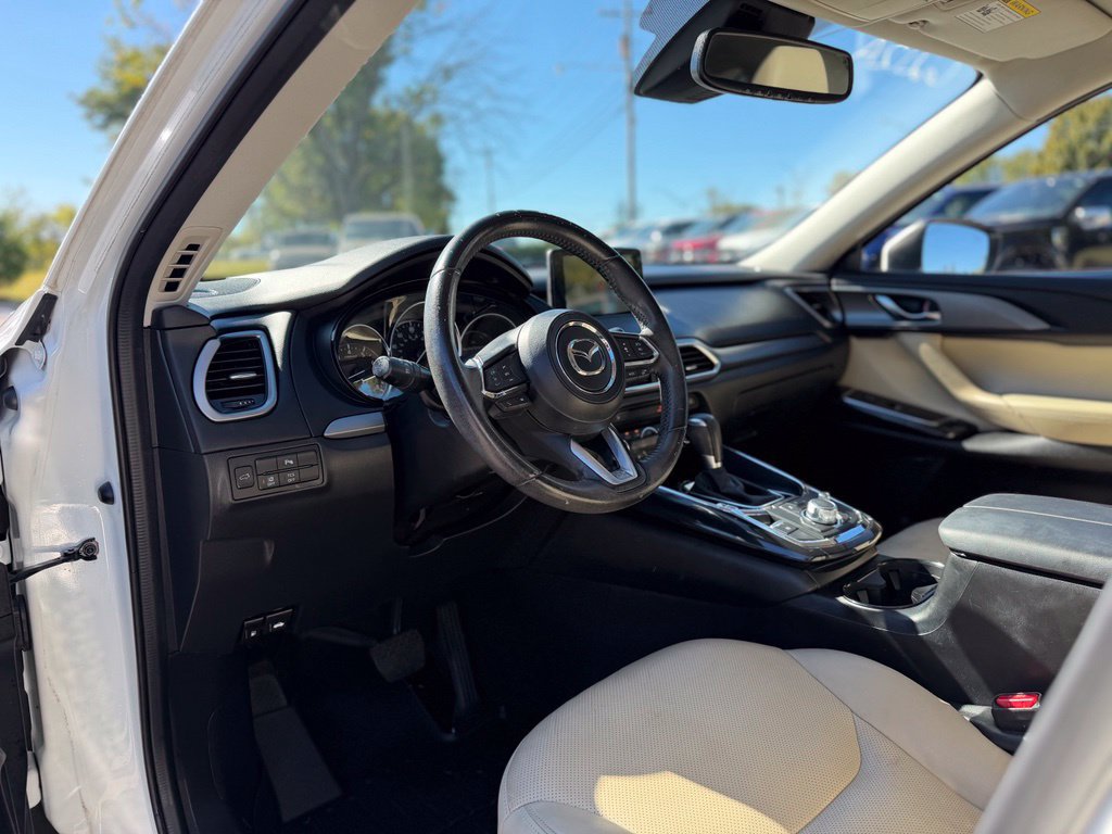 Used 2018 MAZDA CX-9 Touring w/ Touring Premium Package FWD image 13