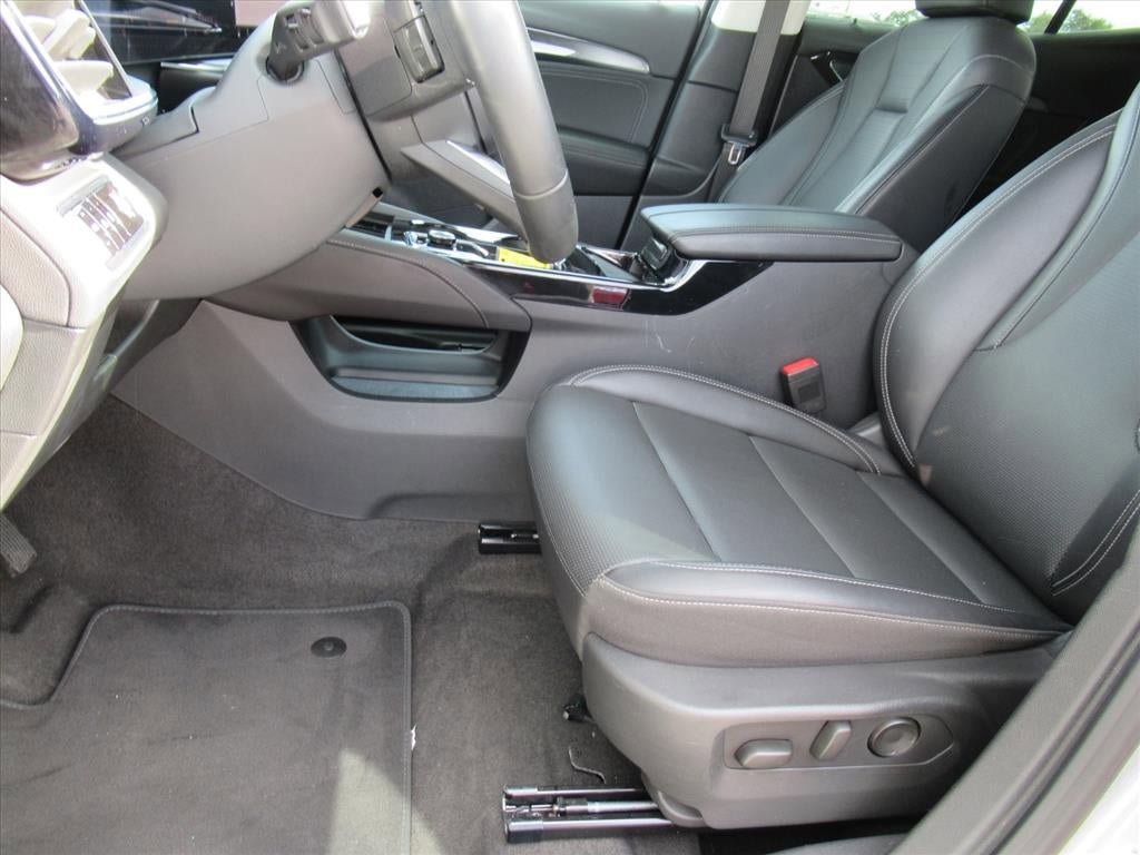 Used 2025 Buick Envision Preferred AWD/4WD image 16