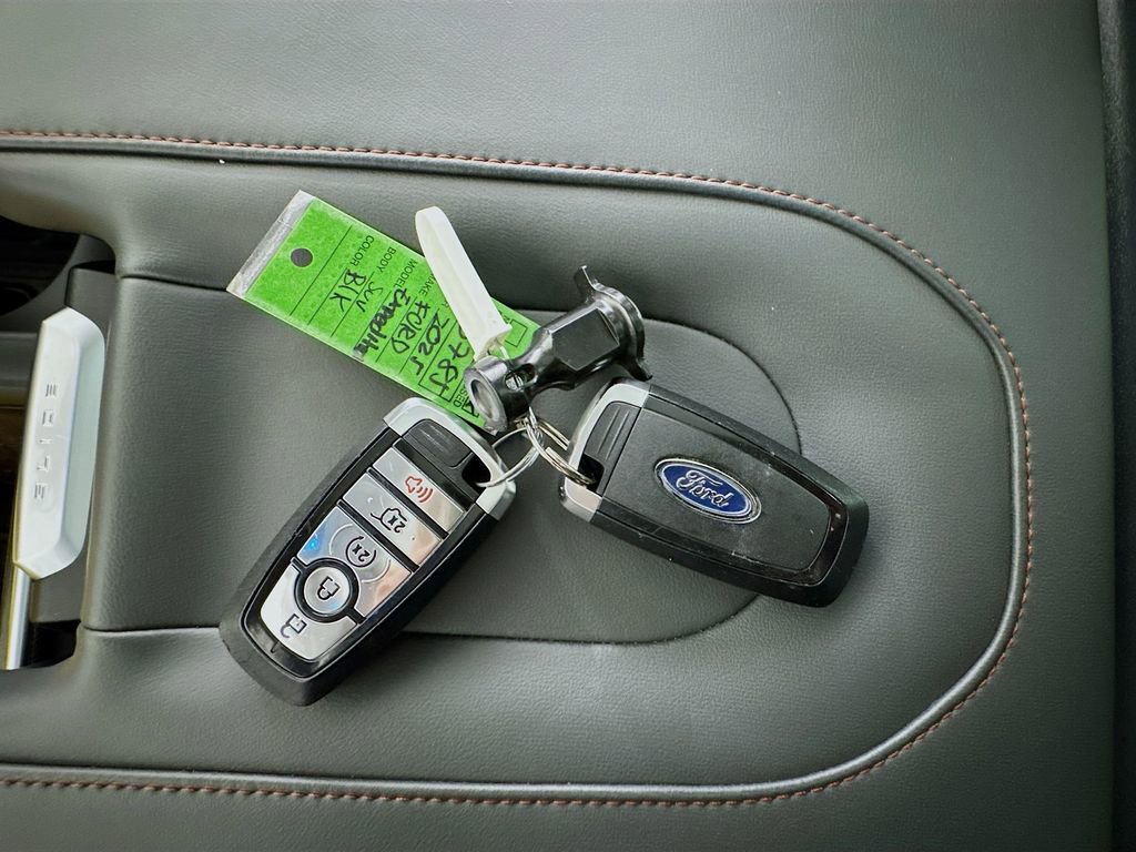 Used 2025 Ford Expedition Active image 40