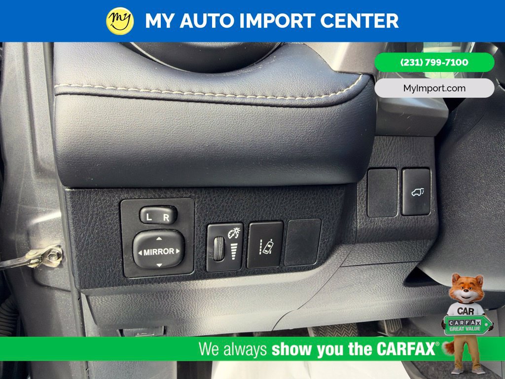 Used 2018 Toyota RAV4 Limited w/ Carpet Mat Package AWD/4WD image 15