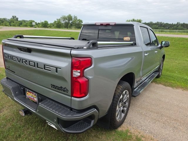 Used 2024 Chevrolet Silverado 1500 High Country w/ Technology Package AWD/4WD image 5