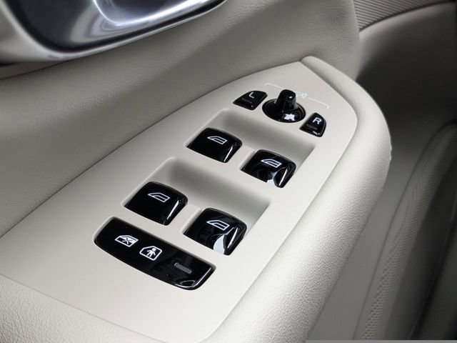 New 2026 Volvo XC90 B6 Ultra w/ Lounge Package image 28