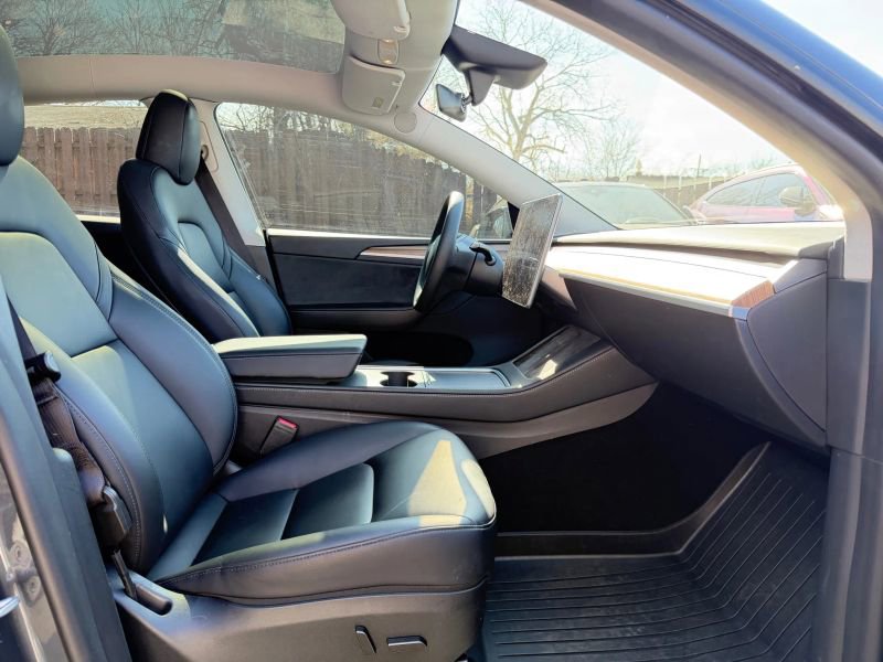 Used 2024 Tesla Model Y Long Range image 26