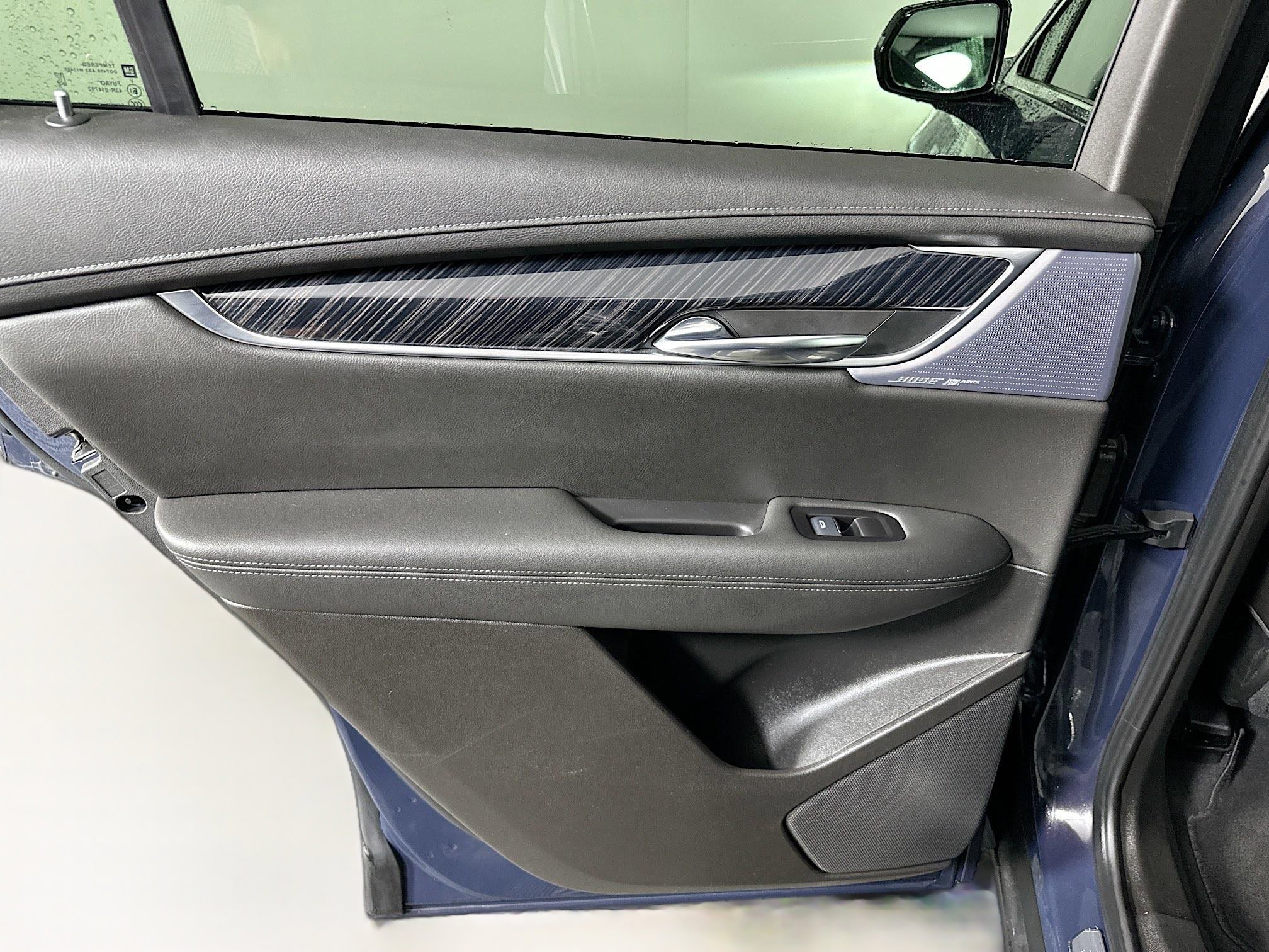 Used 2025 Cadillac XT6 Premium Luxury image 27