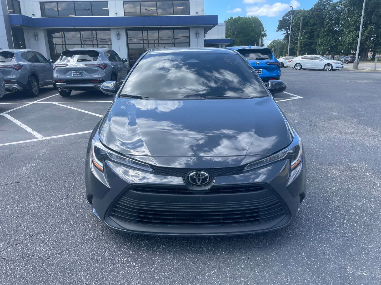 Used 2025 Toyota Corolla LE FWD image 8