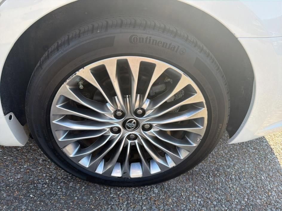 Used 2017 Toyota Avalon Limited image 26
