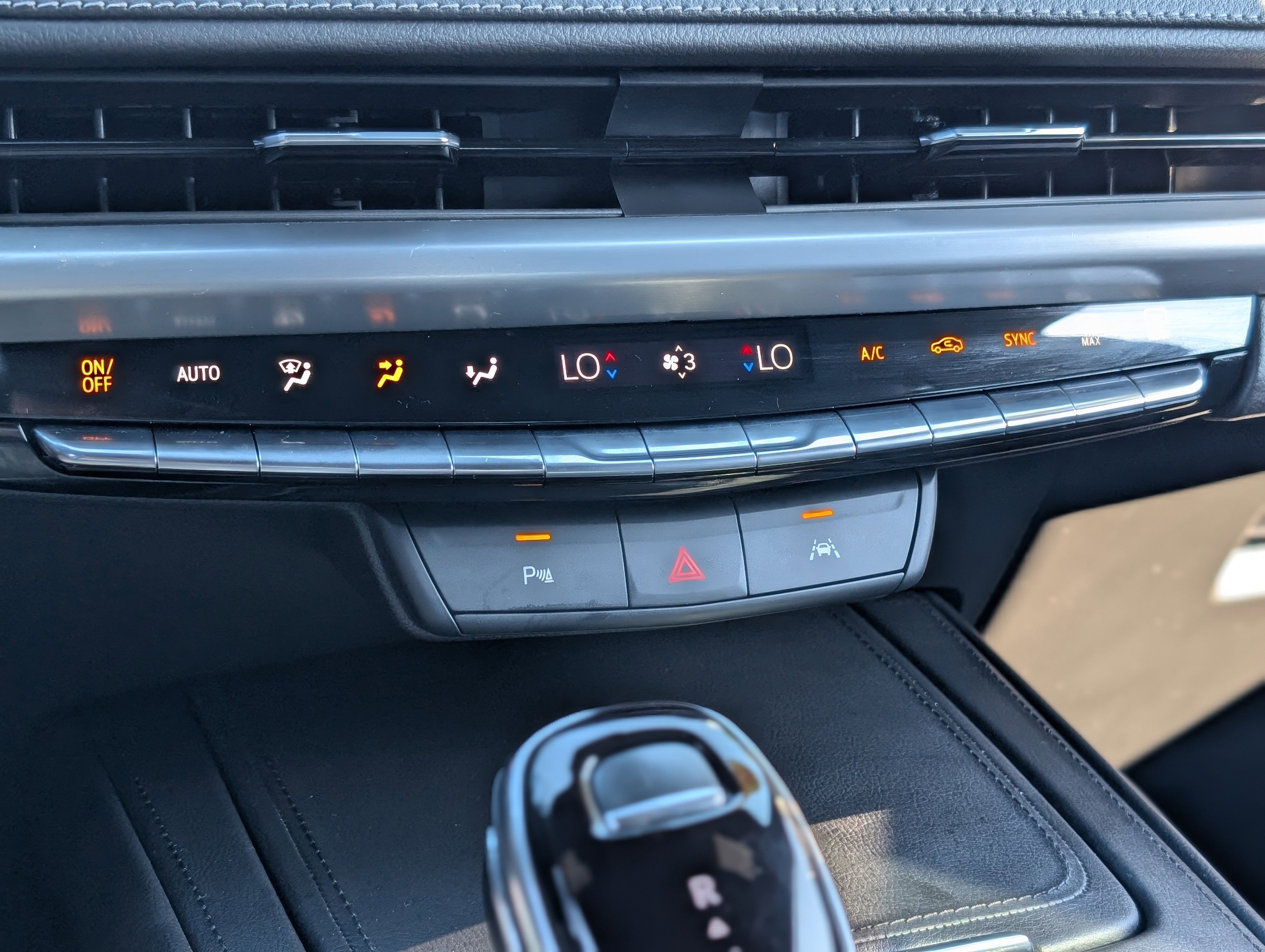 Used 2024 Cadillac XT4 Premium Luxury image 22